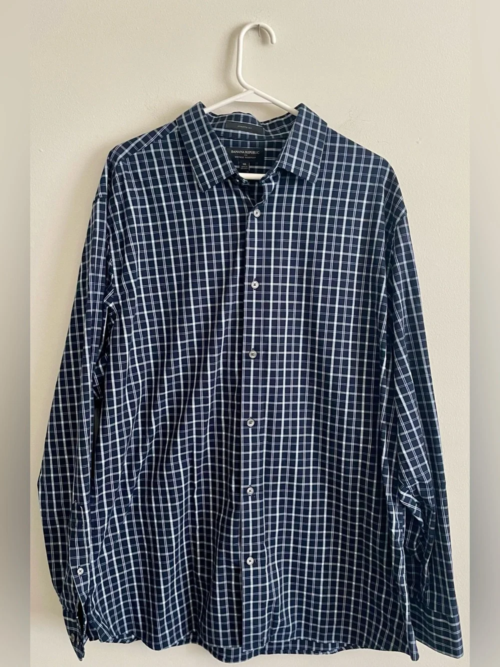 🍌 NWOT Banana Republic Men's Navy and White Check Button-Down Shirt 🍌